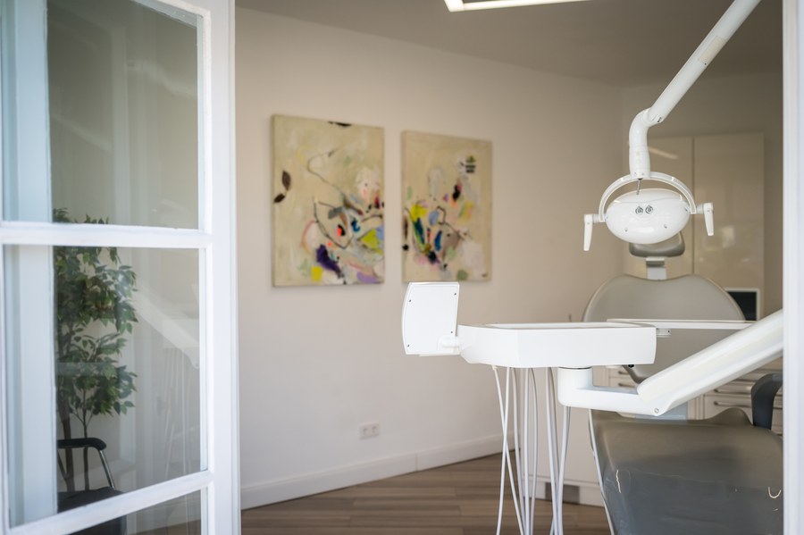 FamDental treatment room Berlin Mitte